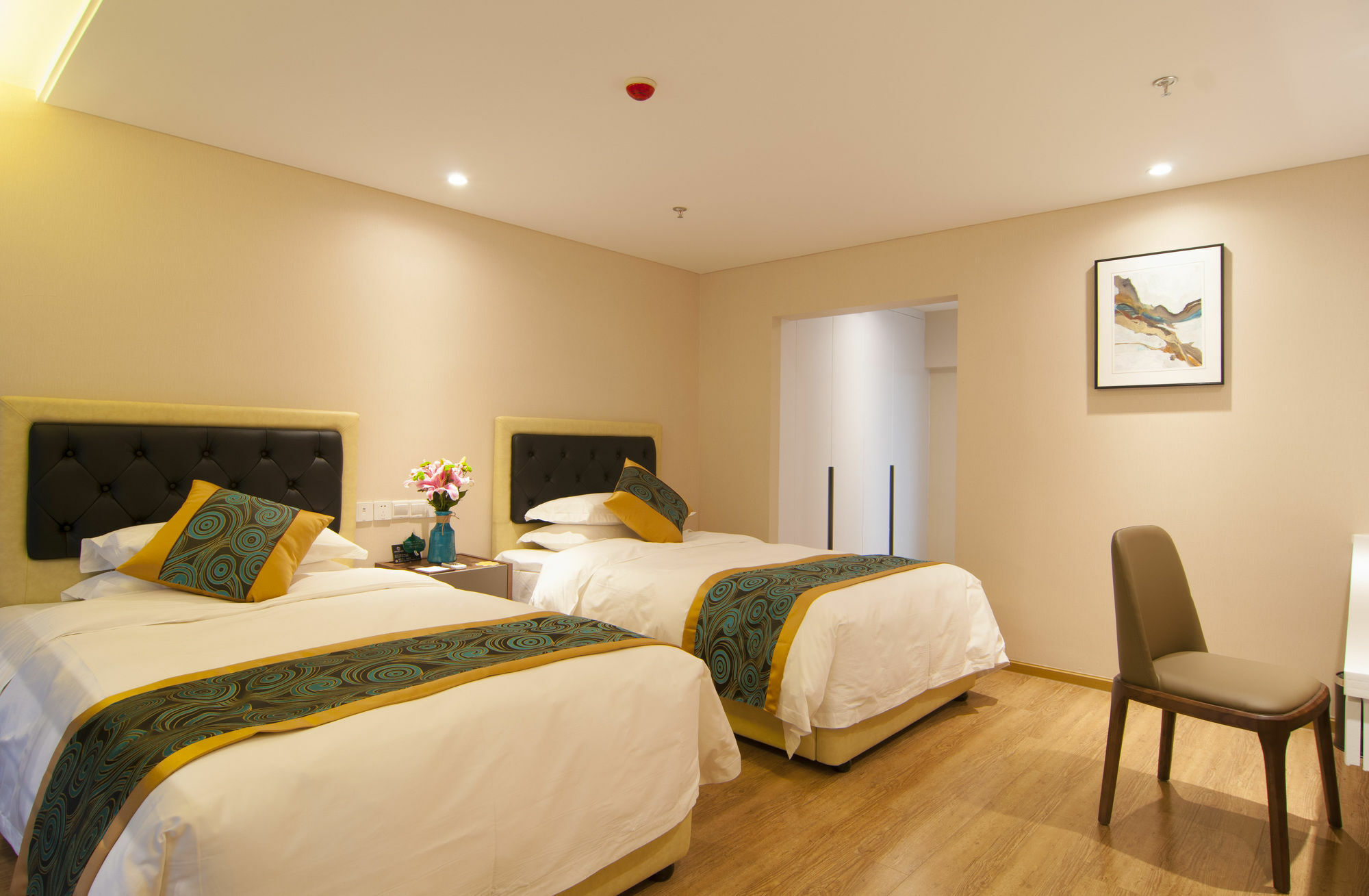 Home Plus Suite Hotel And Apartment Ухань Екстер'єр фото
