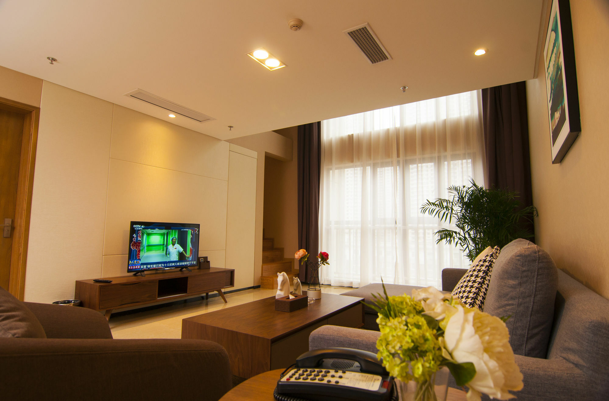 Home Plus Suite Hotel And Apartment Ухань Екстер'єр фото
